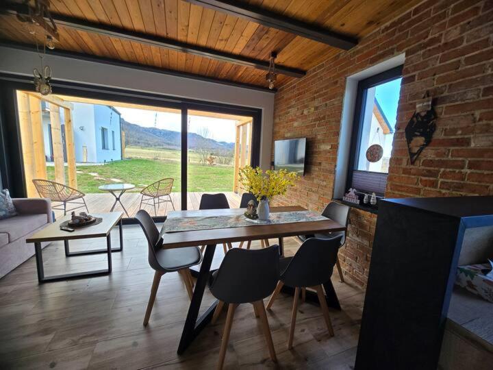 Wataha Pod Basztami - Alfa - Domki Caloroczne Radkow Exterior foto